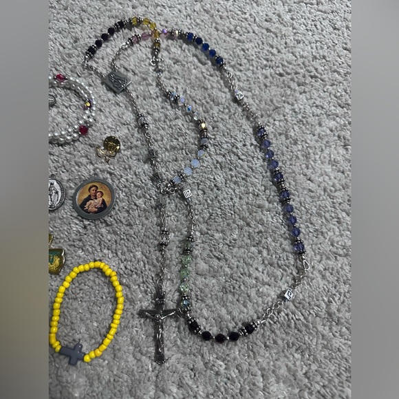 Catholic Religious Accessory Set - Picture 8 of 9